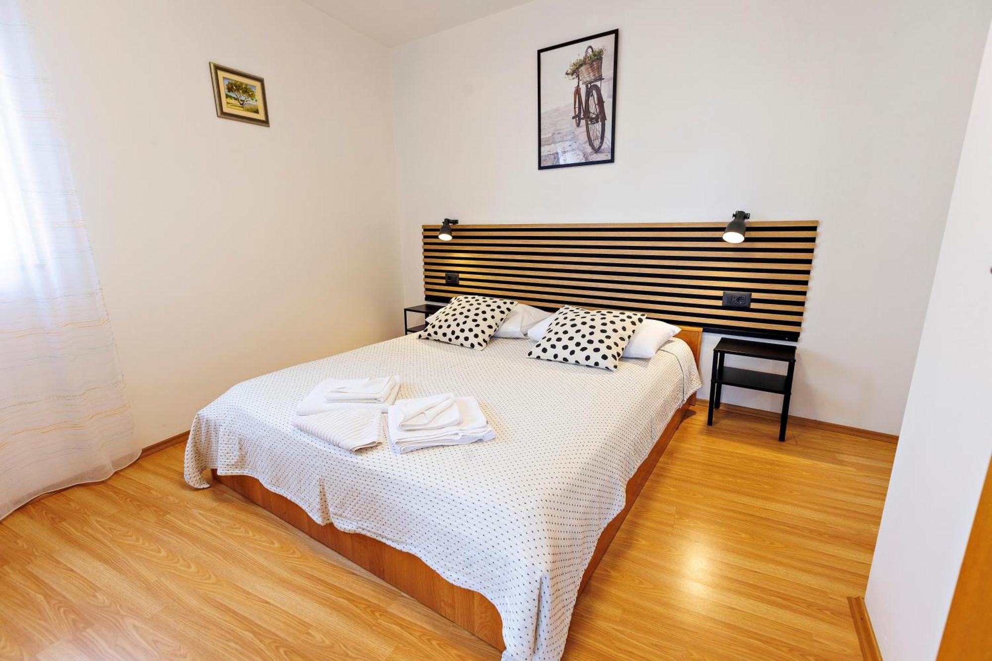 Apartments Baricevic Бол Экстерьер фото