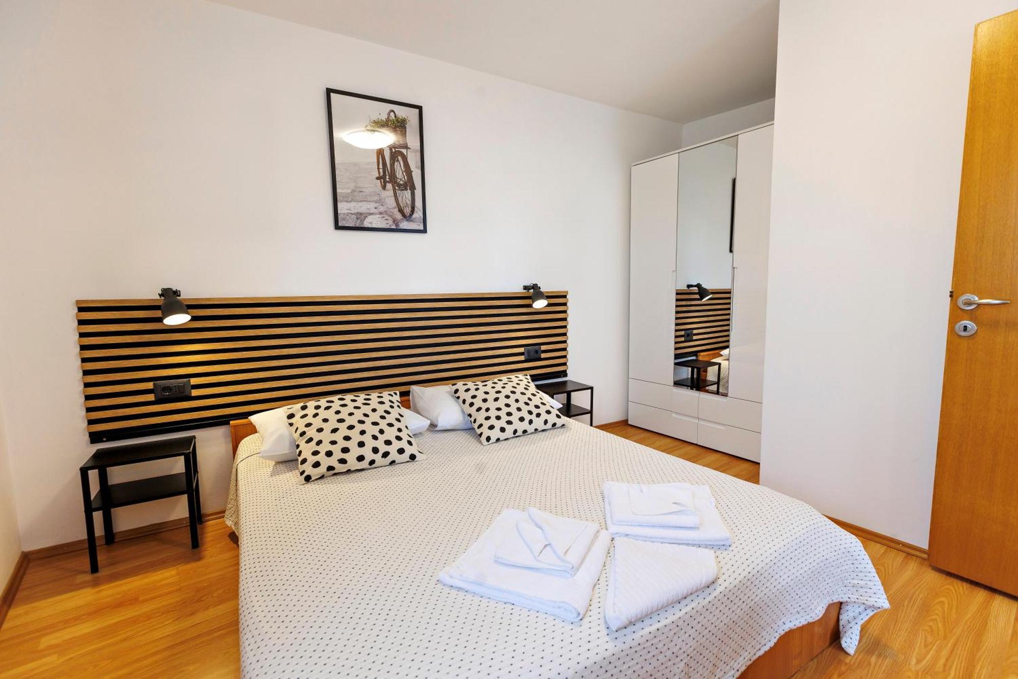 Apartments Baricevic Бол Экстерьер фото