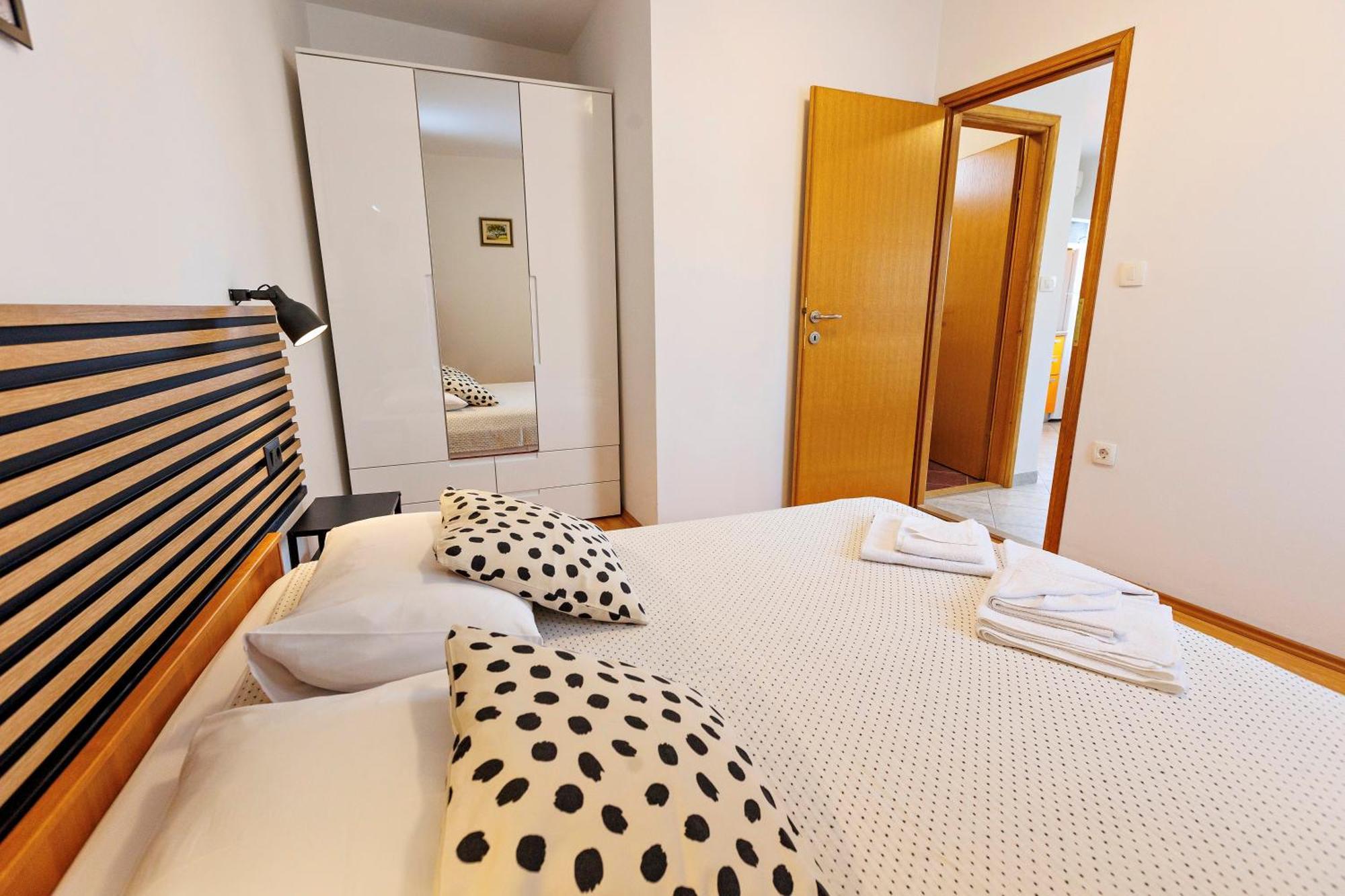 Apartments Baricevic Бол Экстерьер фото