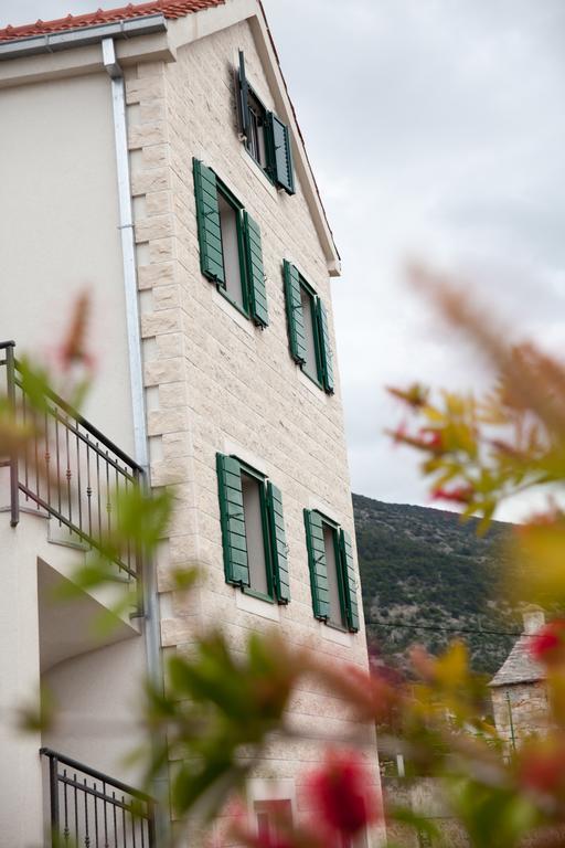 Apartments Baricevic Бол Экстерьер фото