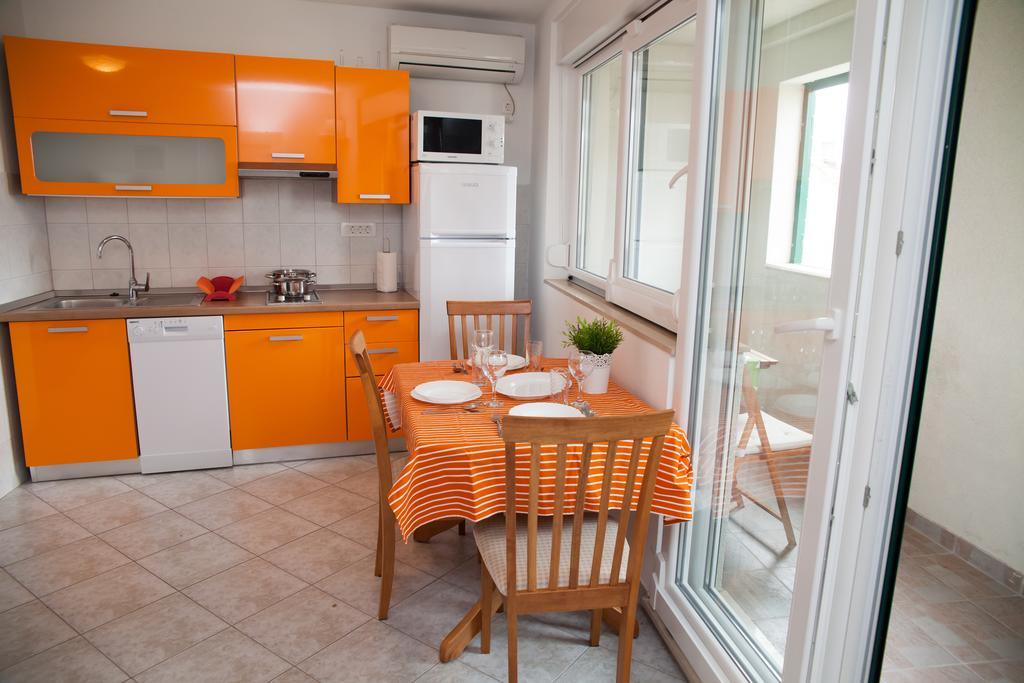 Apartments Baricevic Бол Экстерьер фото