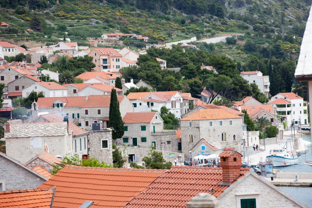 Apartments Baricevic Бол Экстерьер фото