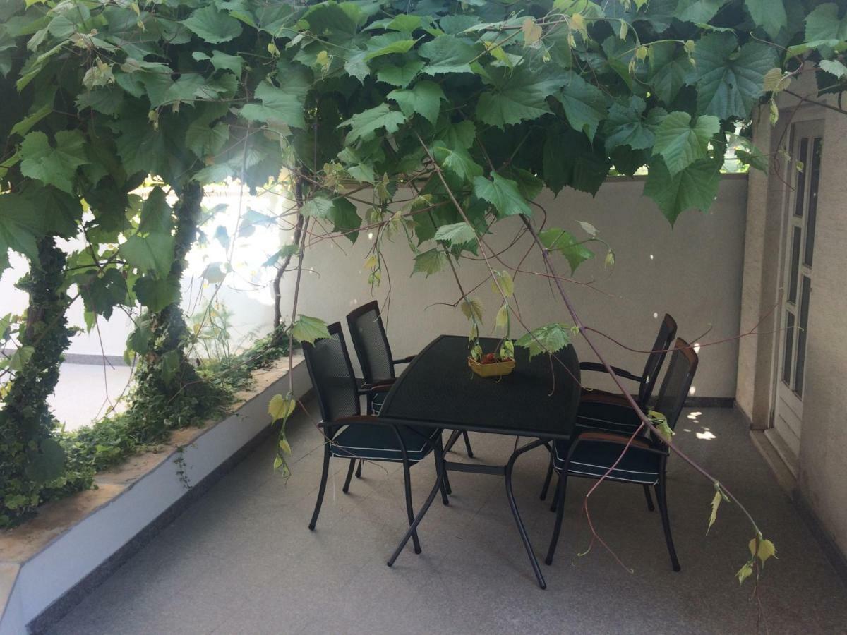 Apartments Baricevic Бол Экстерьер фото
